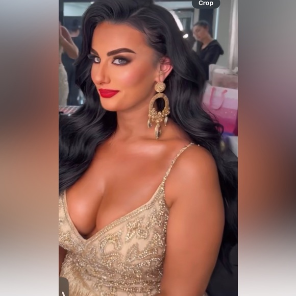 Gold - Picture 3 of 4